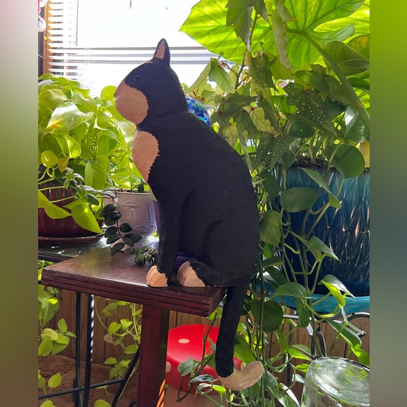 Collectible Carvings hand carved and painted made in the Philippines wooden cat - Picture 8 of 16